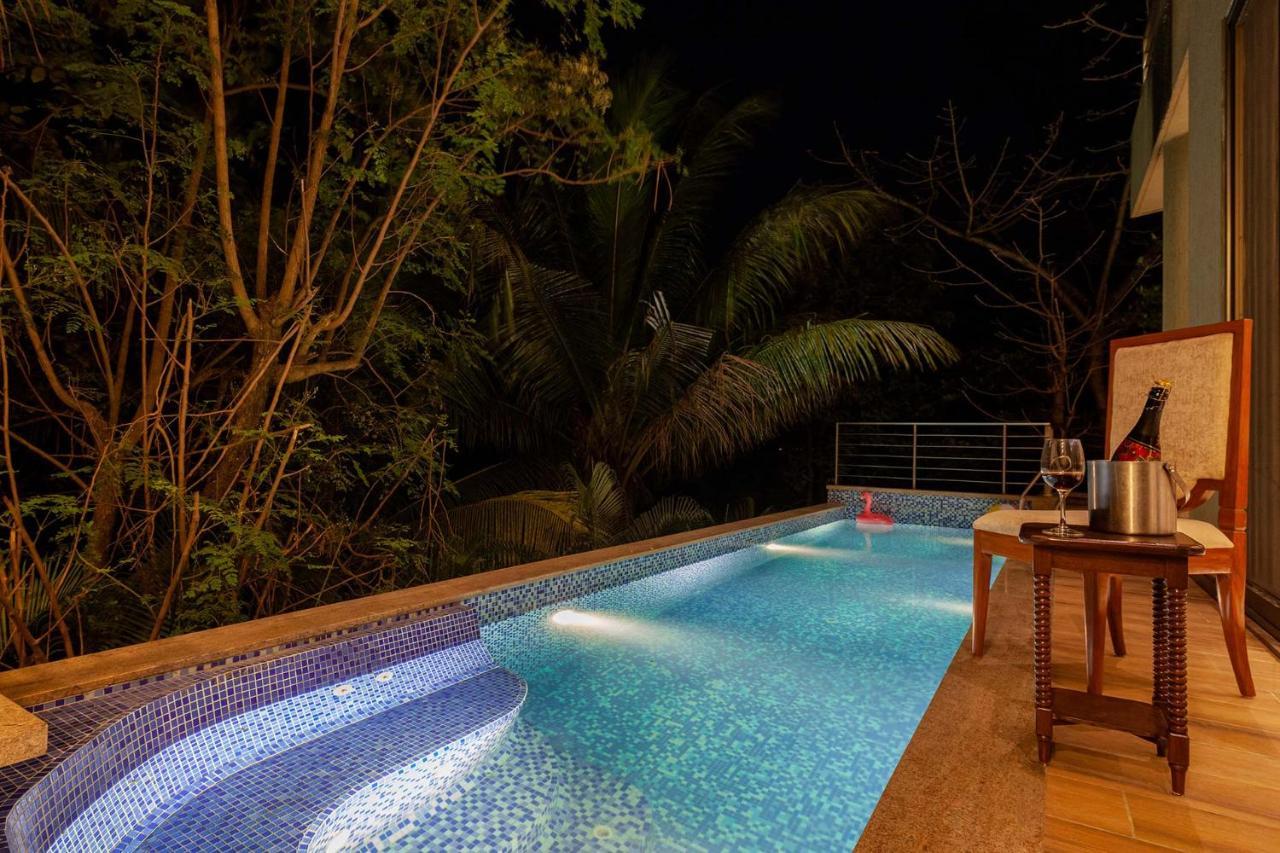 The Blue Horizon By Stayvista: Beachfront Villa with Pool and Games Alibag Exterior photo